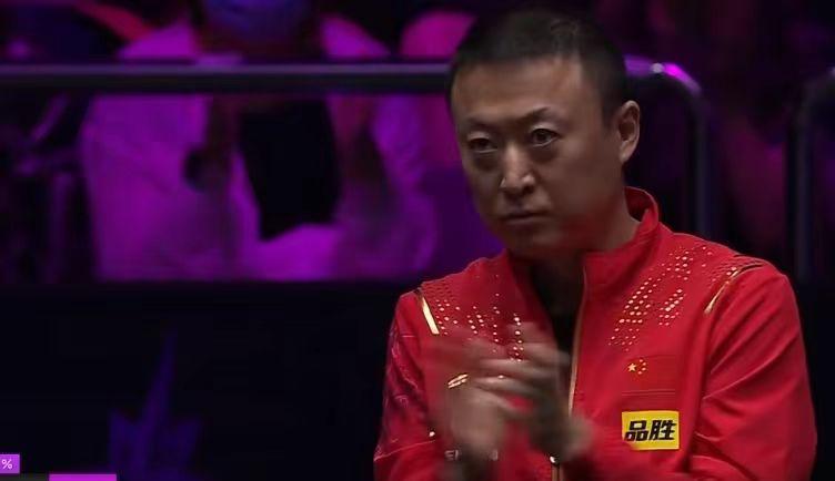 釜山世乒赛中日大战惊心动魄！双方教练球员“众生相”：
1、中国女乒主教练马琳一脸