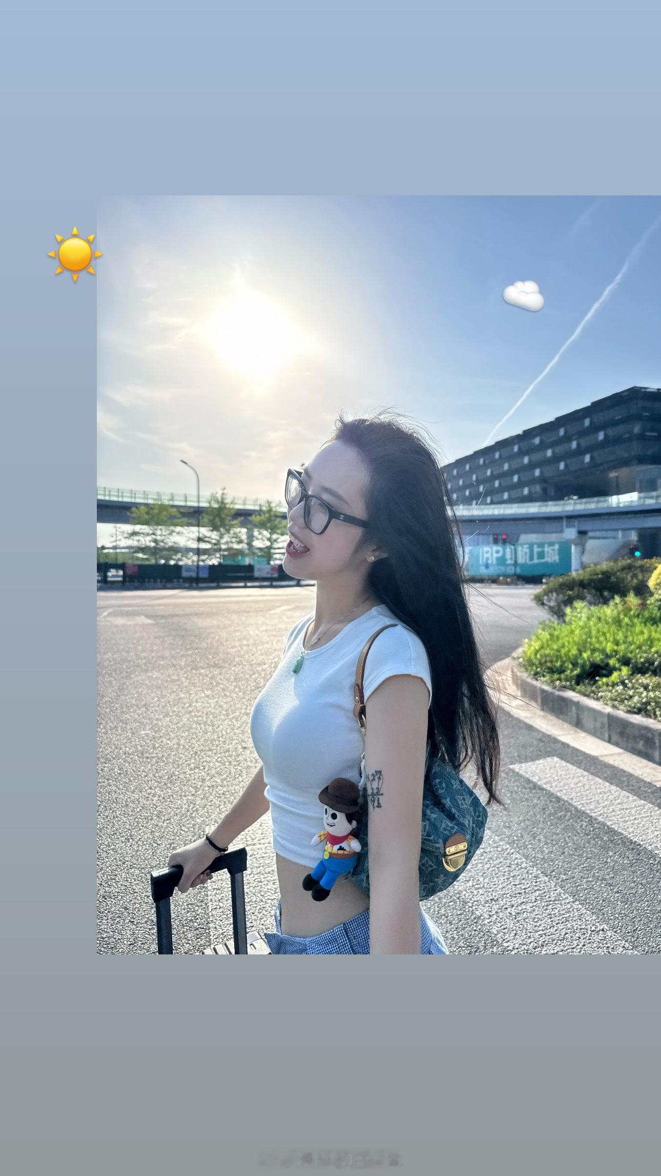 我来到 你的城市～/默契是毫无预兆地同时开口唱同一首歌/终于又坐上昱子的副驾/像