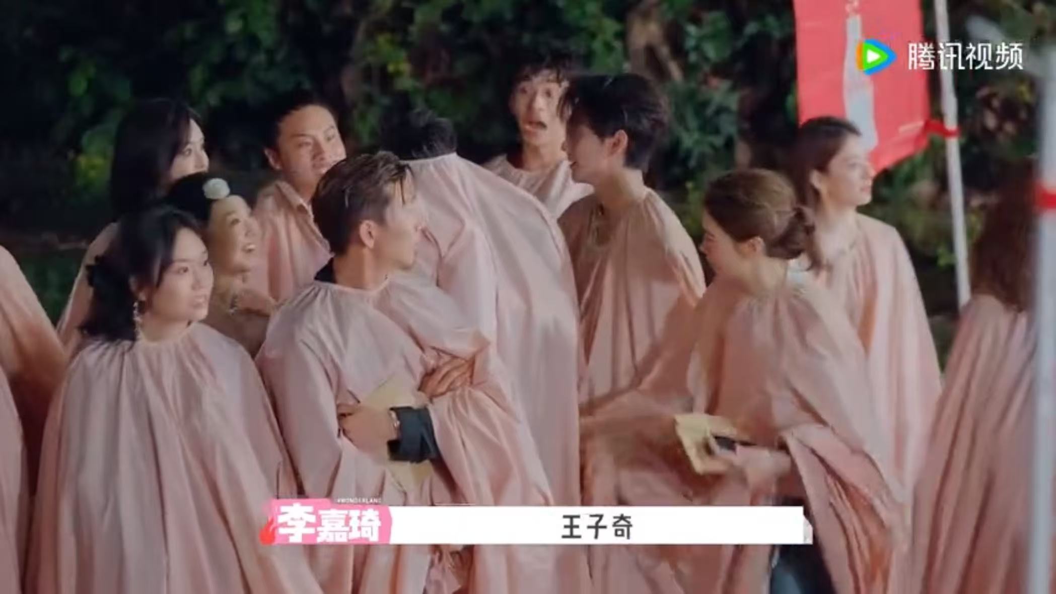 王子奇哭了感性刻在骨子里的王子奇，收官离别红了双眼，坞里没有束缚只管做自己，与伙