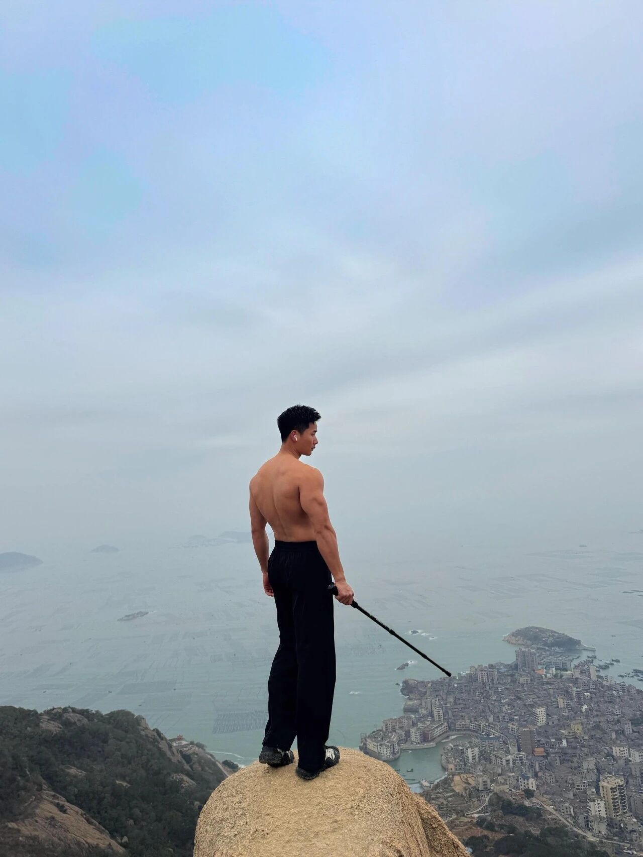 去成为你本应该成为的人，任何时候都不会太晚。 