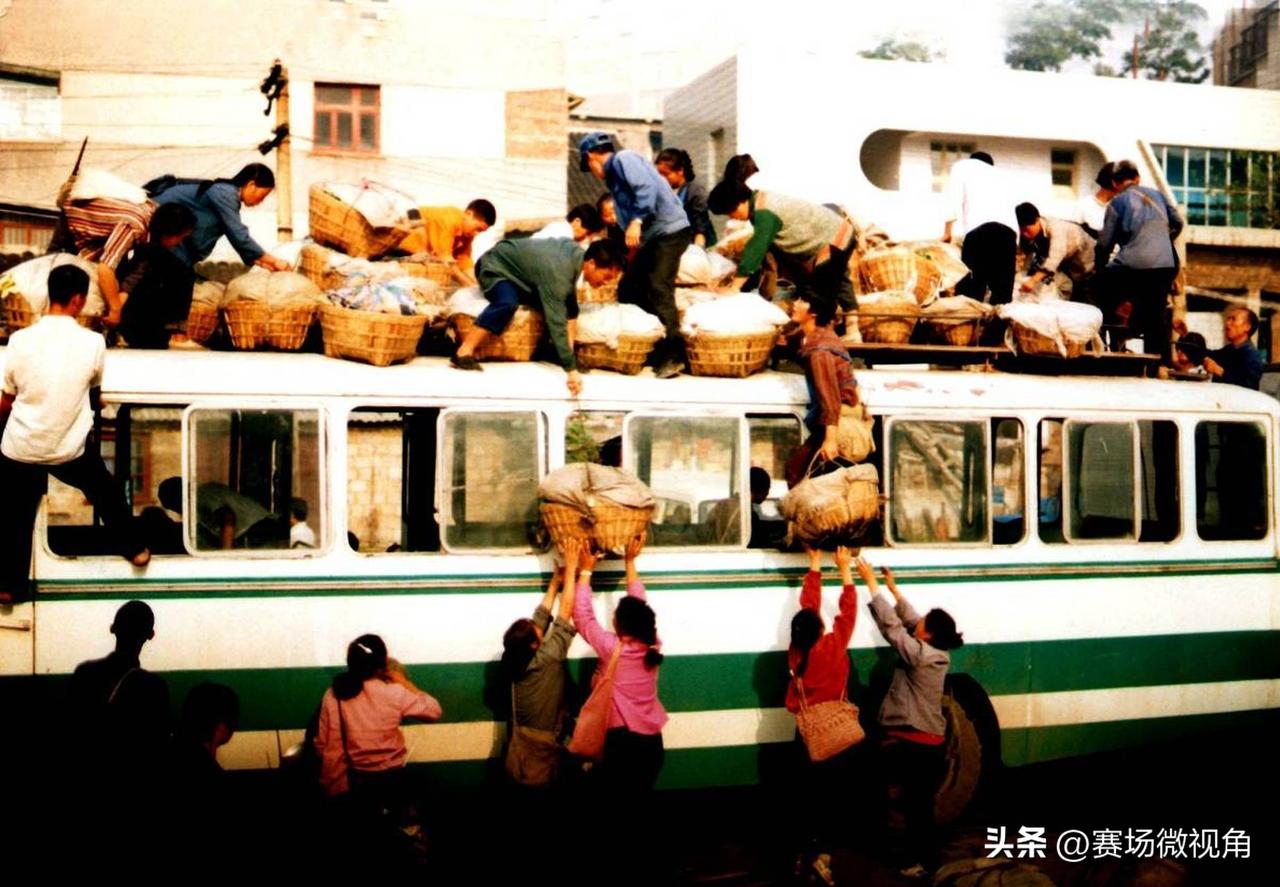 【手机把世界变小了，也把思念变薄了！】

我怀念没有手机的时代，因为那时的等待是