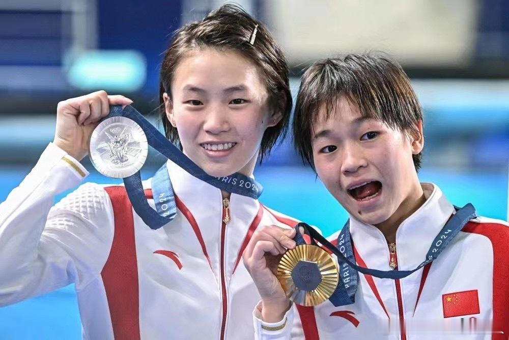 #陈芋汐在采访时哭了#心疼这个小姑娘，可惜金牌🥇只有一块啊[泪][泪] ​​​