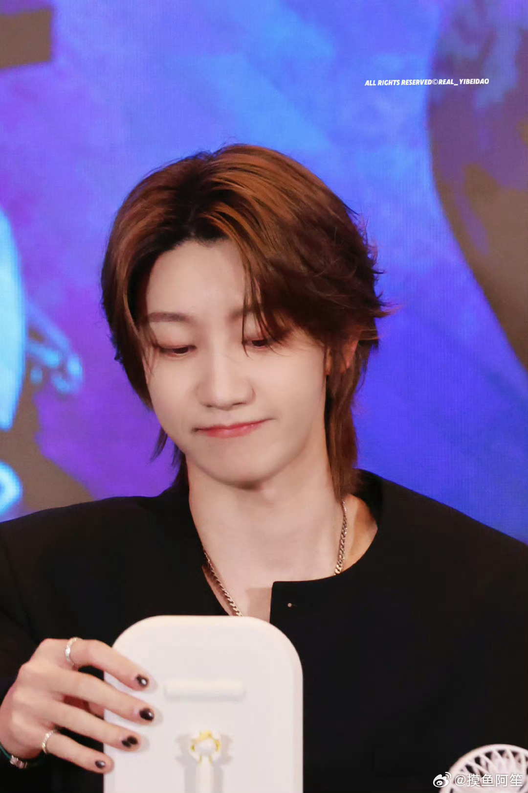 seventeen 今日上海签售，徐明浩的状态也太好了吧，很萌诶[开学季]徐明浩