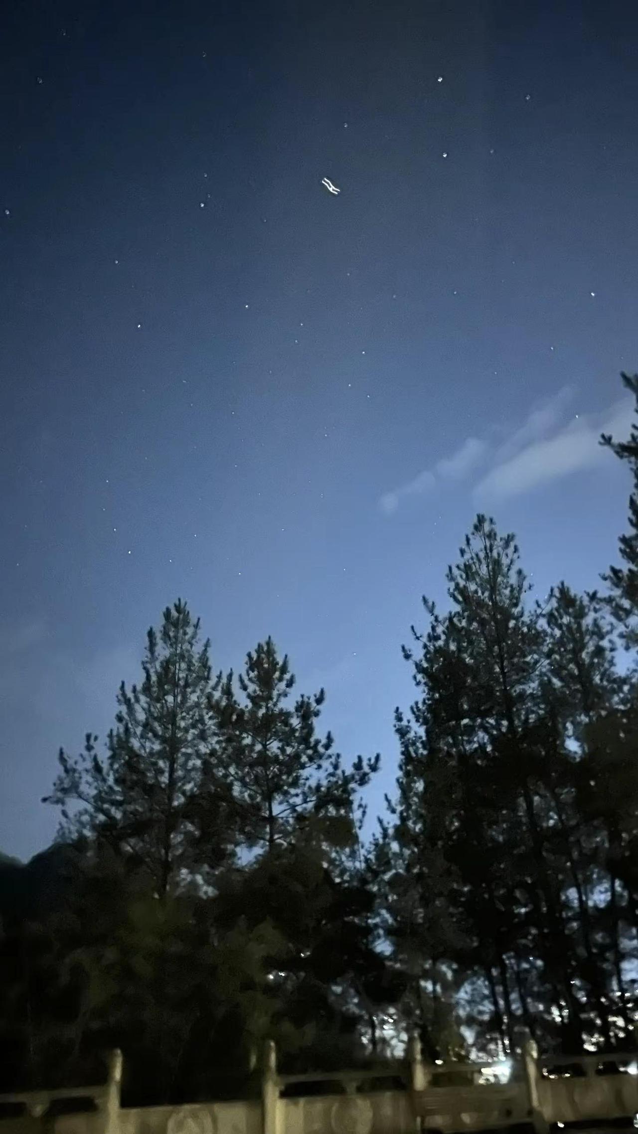 有那么多星星在你的轨道上 我是最亮的那颗吗