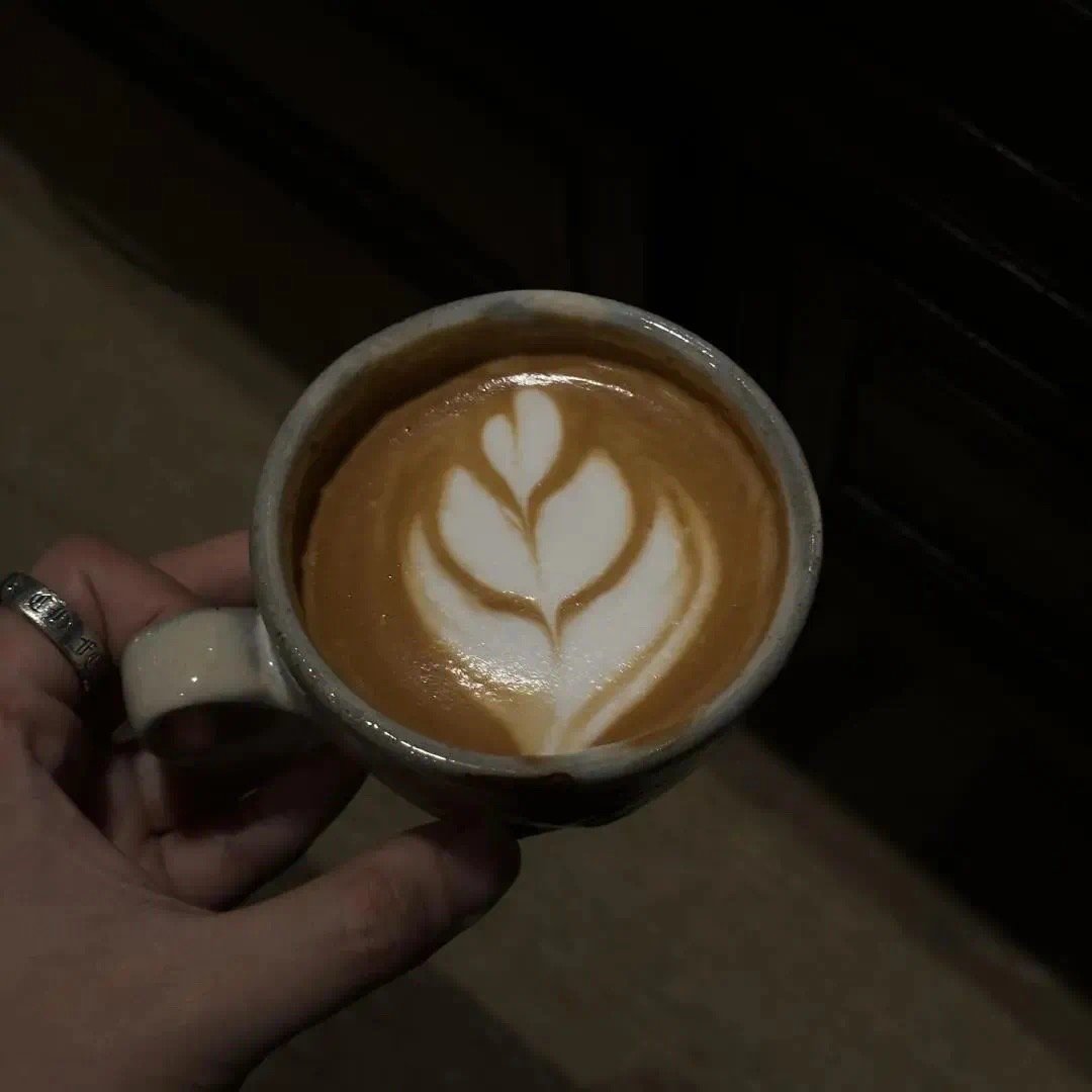 💙𝕤𝕙𝕒𝕣𝕖 接受指点，不接受指指点点；人生最好的贵人，就是努力向上