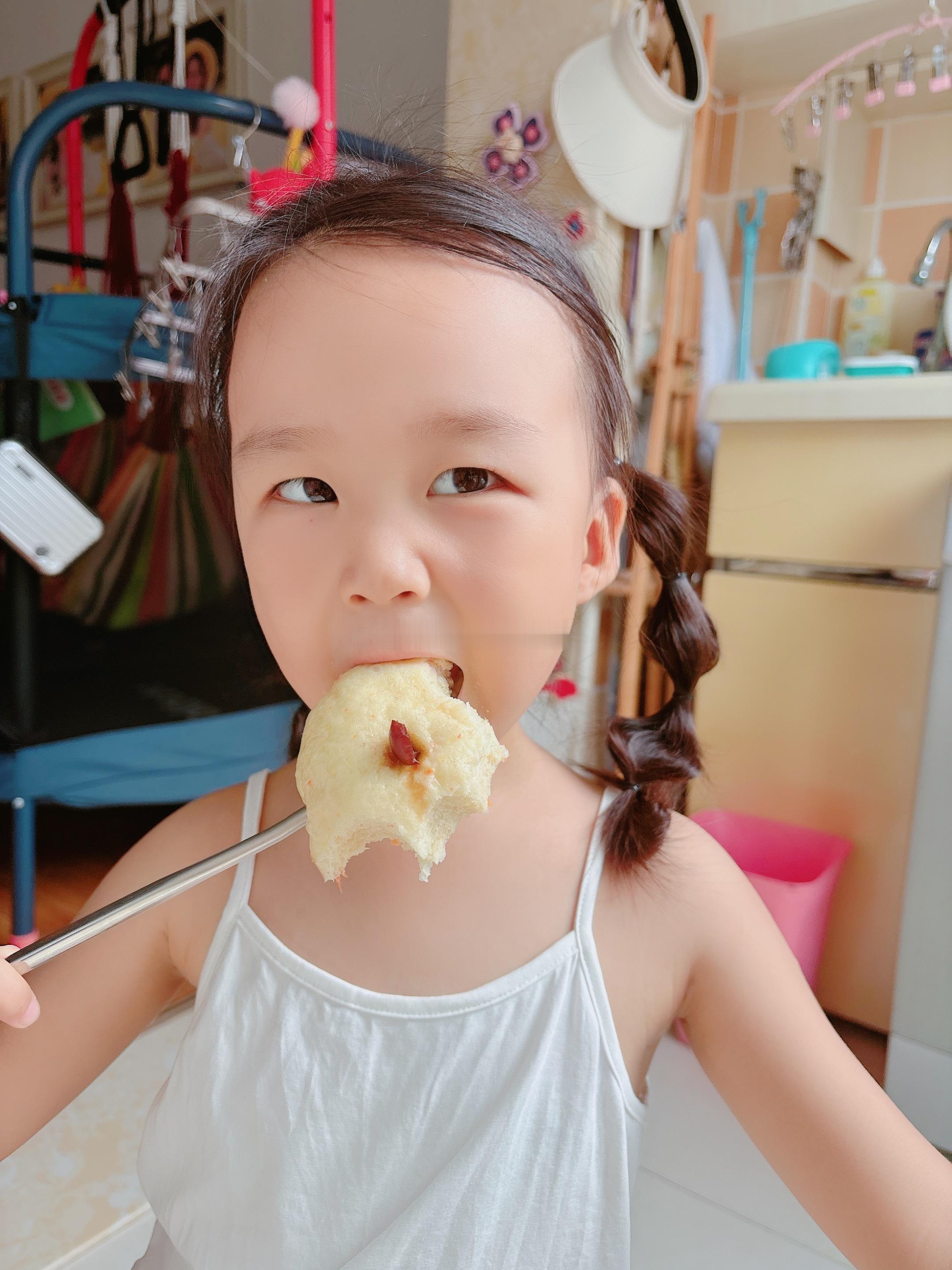 今天休息一天，没运动…蚊子🦟什么时候能消失啊啊啊啊！！！早上小朋友在阳台吃饭，