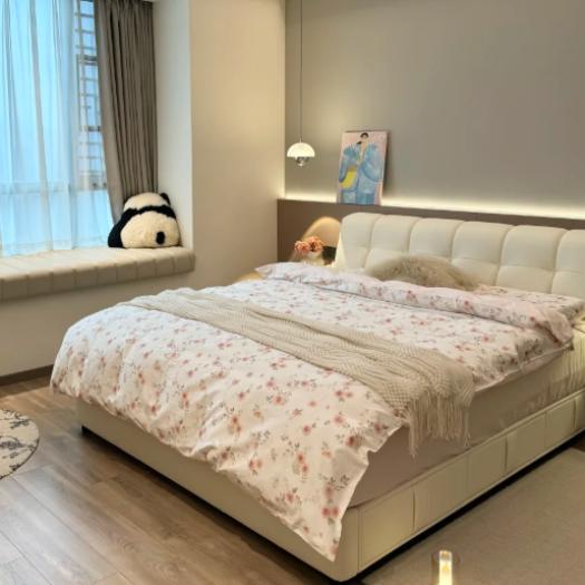 闺蜜半夜给我打电话，声音都在抖：“我刚才差点把自己点了！睡前把手机放床头充电，结