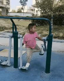 所有的大人都没小孩子这么遛[笑哭]