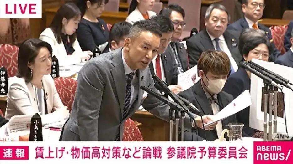 日本首相铁了心帮美国赚钱，民众抗议声浪高涨，背后暗藏更大危机。
最近日本首相高市