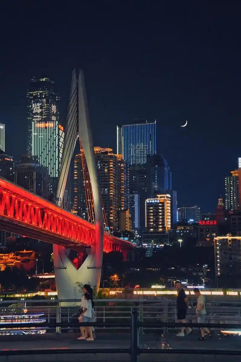 重庆GDP全国第四，说出去多威风！可上海交大一份《大城强城指数报告》直接掀了底牌