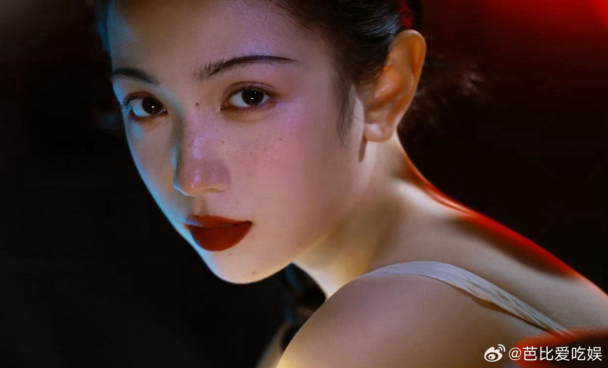 1.小沈阳做东北菜很拿手，跟贾冰不分仲伯。2.张继科和女明星感情的事，对他基本上