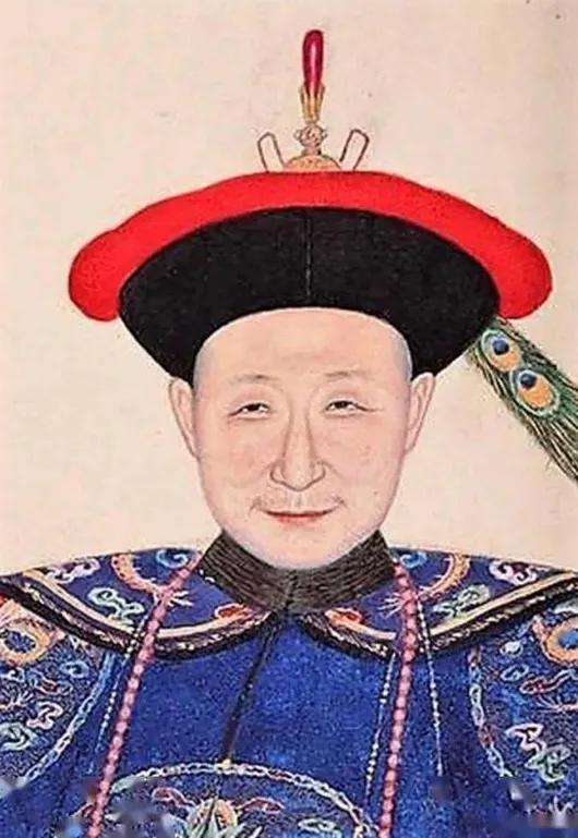 和珅其实就是为乾隆敛财的灰手套，皇帝不方便出面的情况下，和珅出去敛财以及管理乾隆