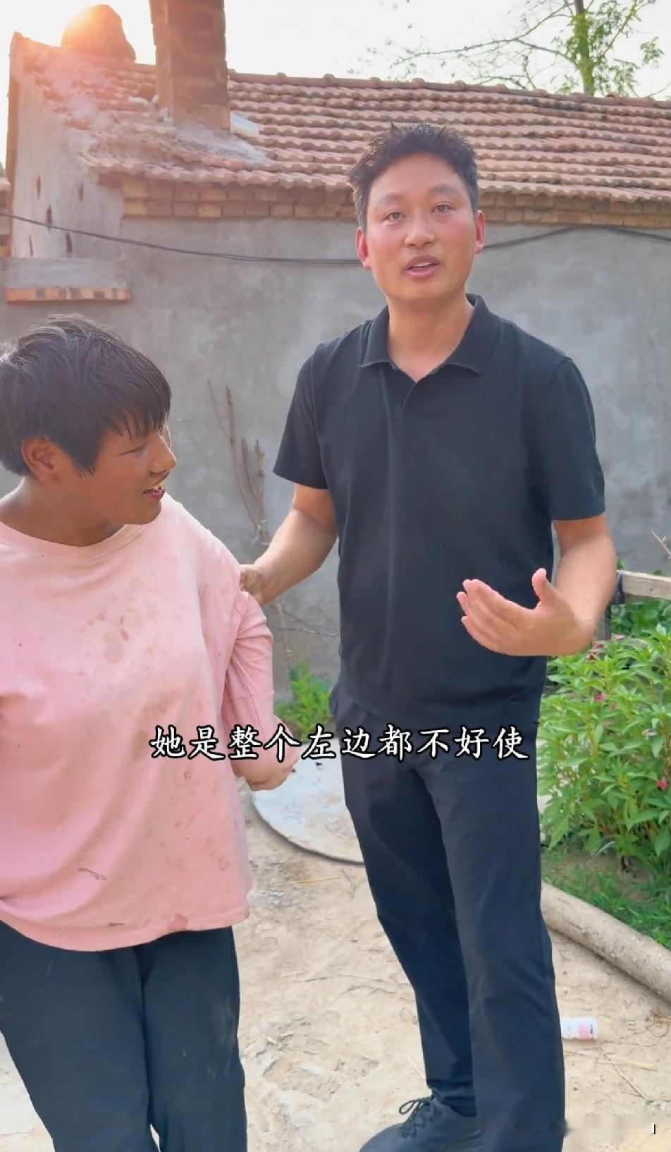 大家猜的没错，宁宁的脚快治好了，海泉绝对会给妮娃治手

因为当初亮哥给宁宁建房子