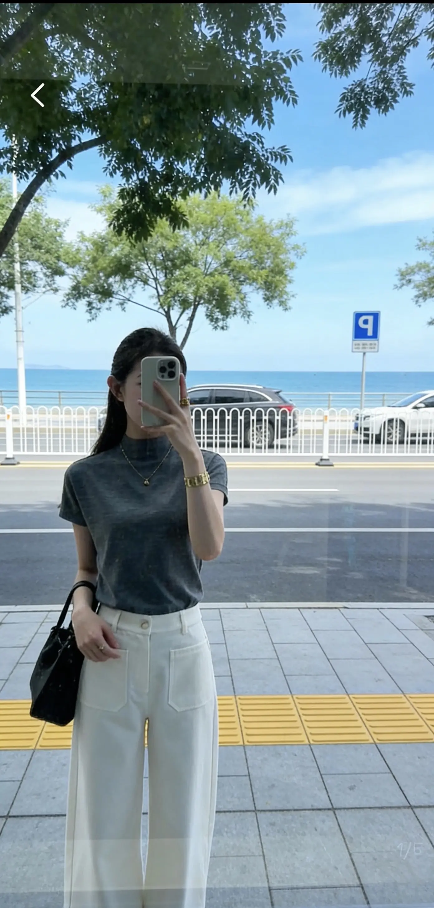 不抱怨生活的苦，也不炫耀拥有的甜，在自己的世界里安静，自在，不受约束...