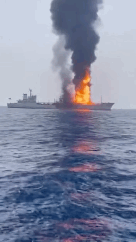 伊朗击中美国补给舰，燃料仓随后发生剧烈爆炸。
3月5日，伊朗伊斯兰革命卫队发动代