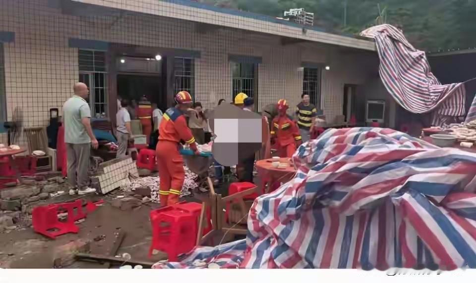 人间最无奈悲剧！寒门喜宴秒变惨案，5死1截肢，百万赔偿压垮低保户

谁能想到一场