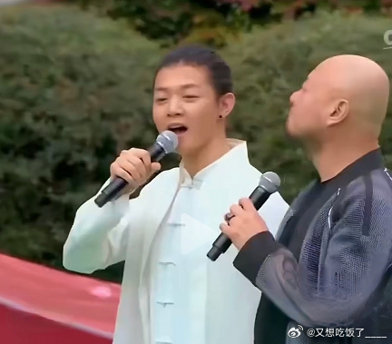 霍尊和陈露之间的事，陈露不值得同情。 陈露是成年人，要为自己的选择买单，不是让对