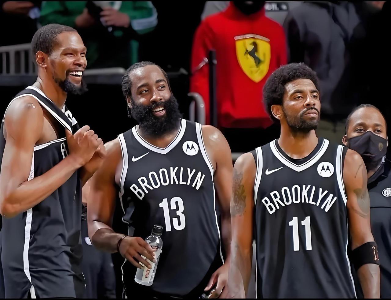 哈登和库里，这俩NBA的超级后卫，到底谁的队友更强？咱们今天就来盘一盘：

先说
