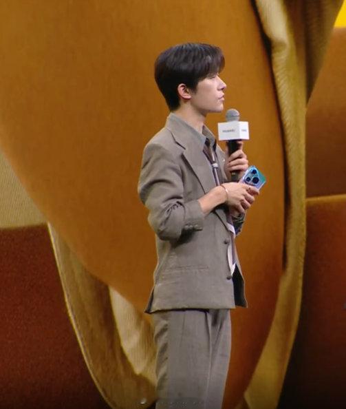 【易烊千玺华为Pura90ProMax拍摄作品】易烊千玺华为Pura90ProM