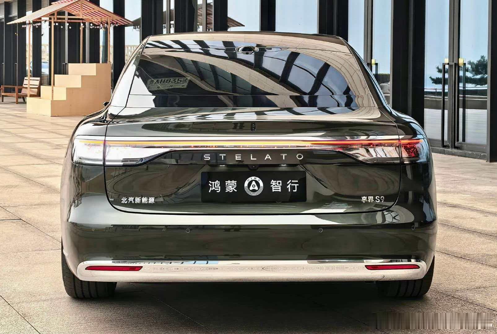 就这个尾灯，和56E就不是一个时代的东西[doge]全新享界S9 ​​​