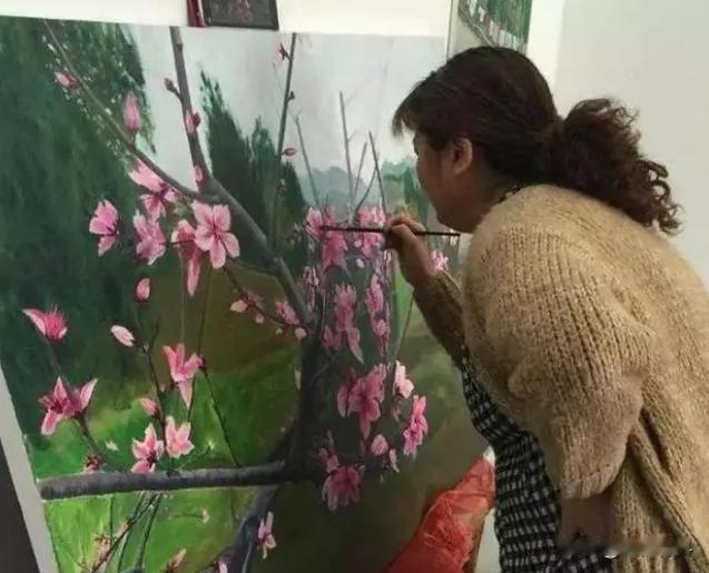 山东一大妈模仿大师的画，被女儿在网上以200元的价格卖出，爆红网络大妈心中大喜，