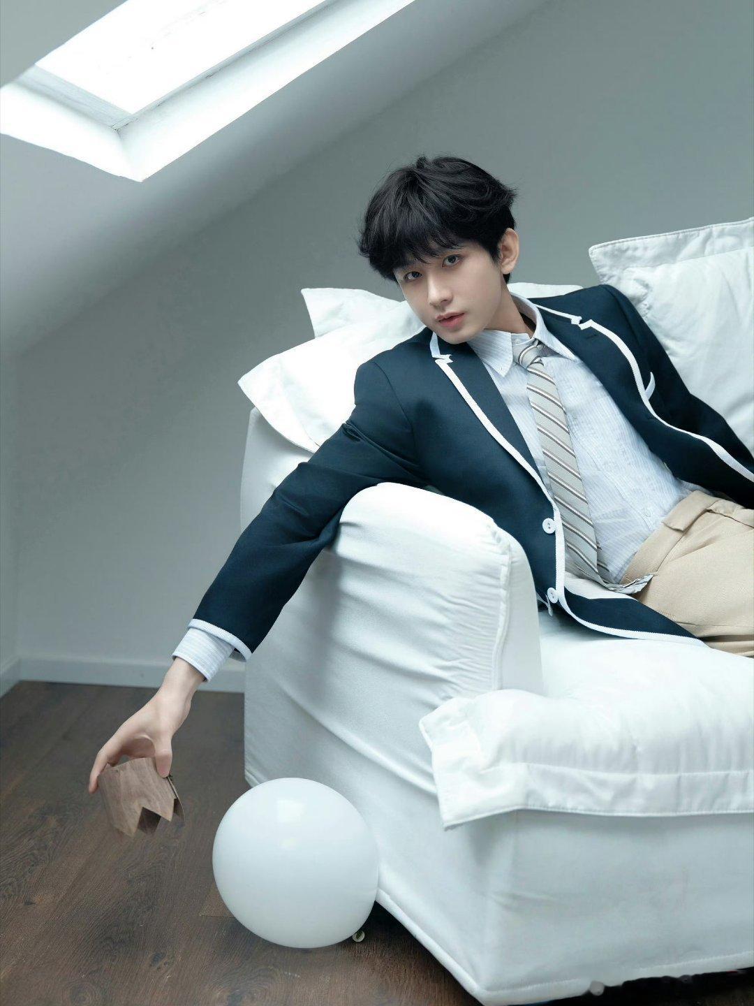 成毅天地剑心cy成毅王权富贵你如清风，吹进我的世界，又如明月，照耀在我的身上。我