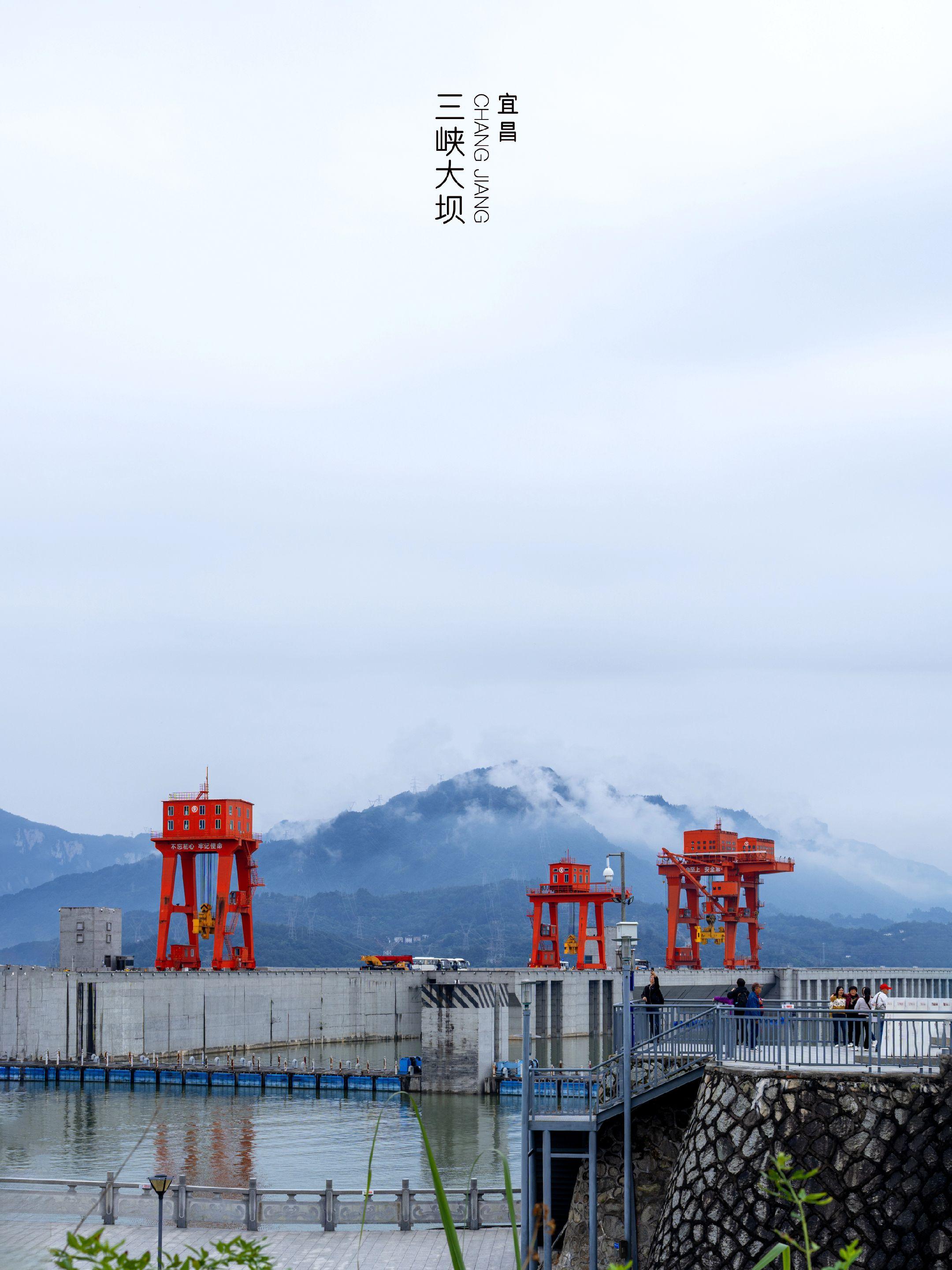 旅拍风景构图：把视觉上重的东西放下面。摄影攻略：什么是视觉重量？指的是...