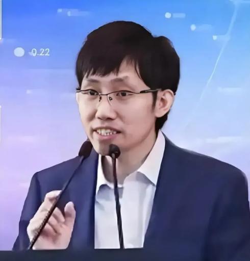 短短不到一年，被捧上神坛的 “英雄” 成了 “人人喊打的过街老鼠”，国家是时候出