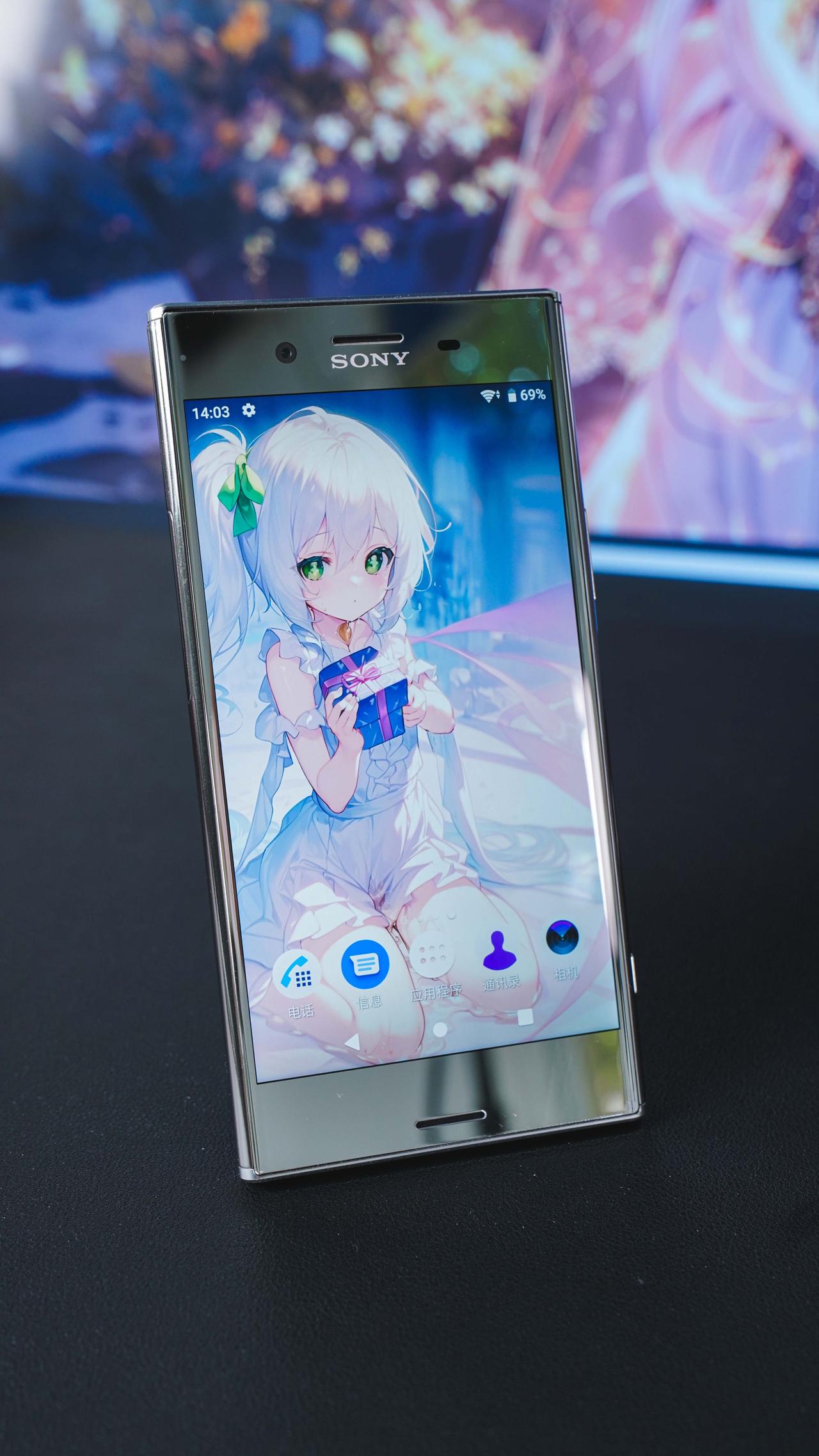即便六年过去，Sony XZP这款机子的颜值来说依旧能打，也是当年不少小伙伴的梦