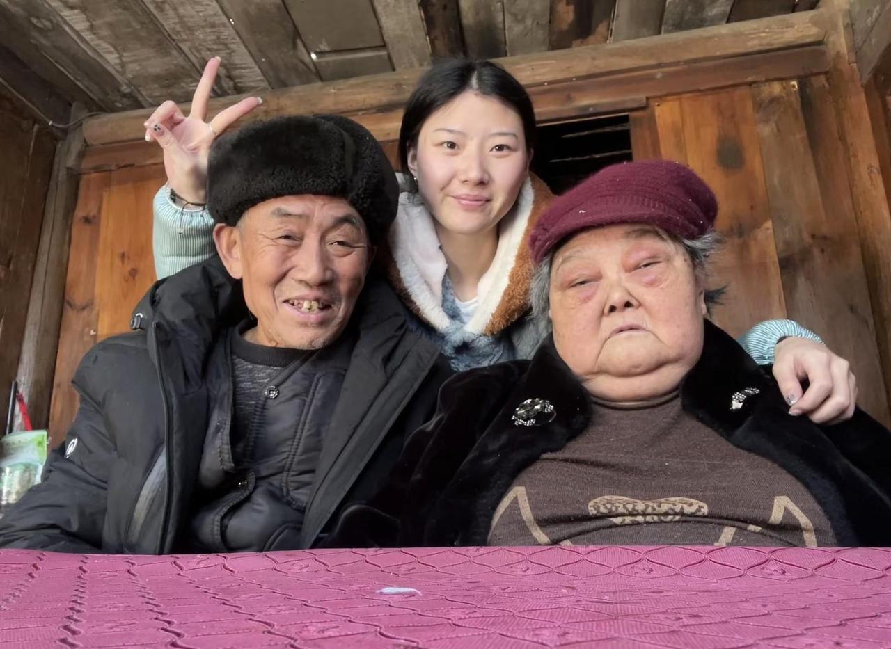 离别这一课 我们好像永远都学不会。我长大了 所以世界两边都有了爱我的人 可我要走