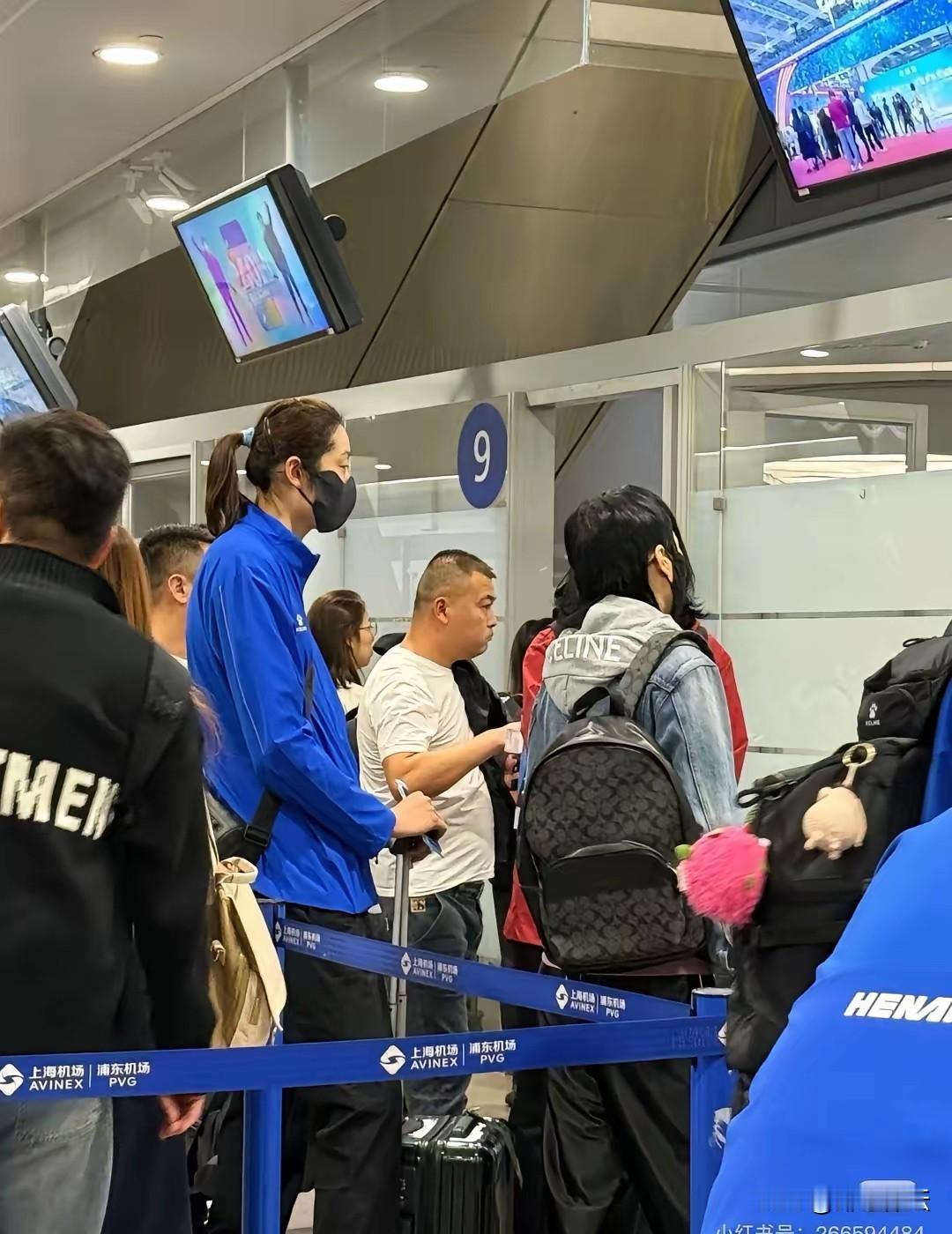 第十五届全运会大湾区全运会河南女排
河南女排出征第十五届全运会，经上海浦东机场到