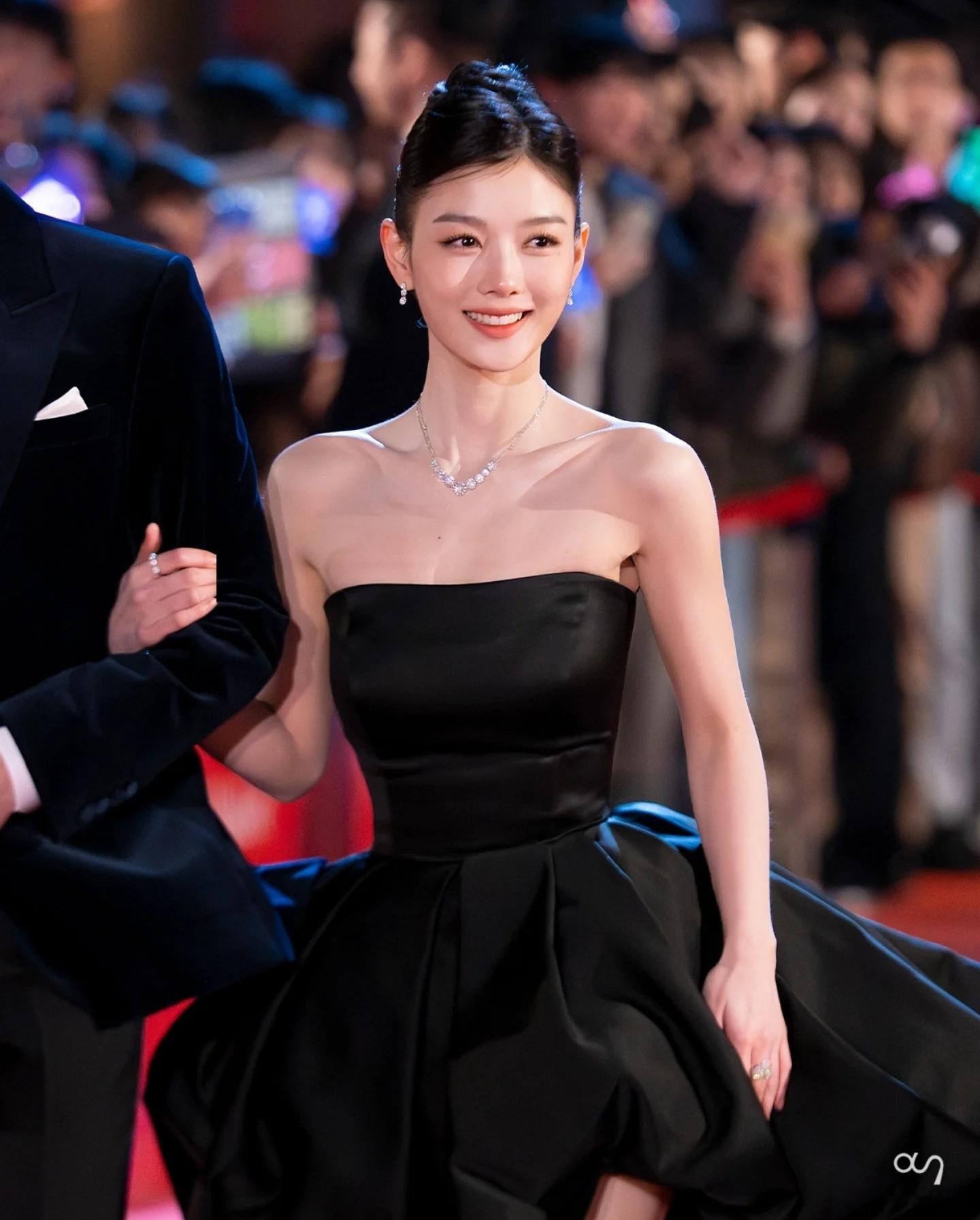 白雅珍251115➠ins更新 剧照@ awesome_ent_official