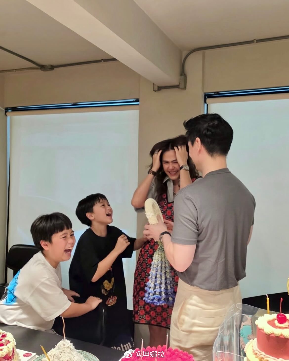泰星chompoo 45岁生日 45岁了？这状态说是35我都信 泰娱混了这么多年