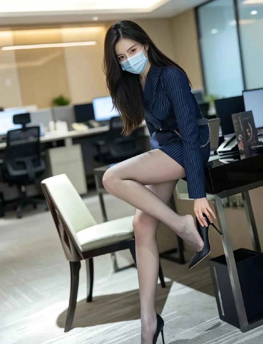 人生本无常，聚散皆是缘
凡事不强求，顺其自然过
心宽一寸路，烦恼少一寸
看淡人间