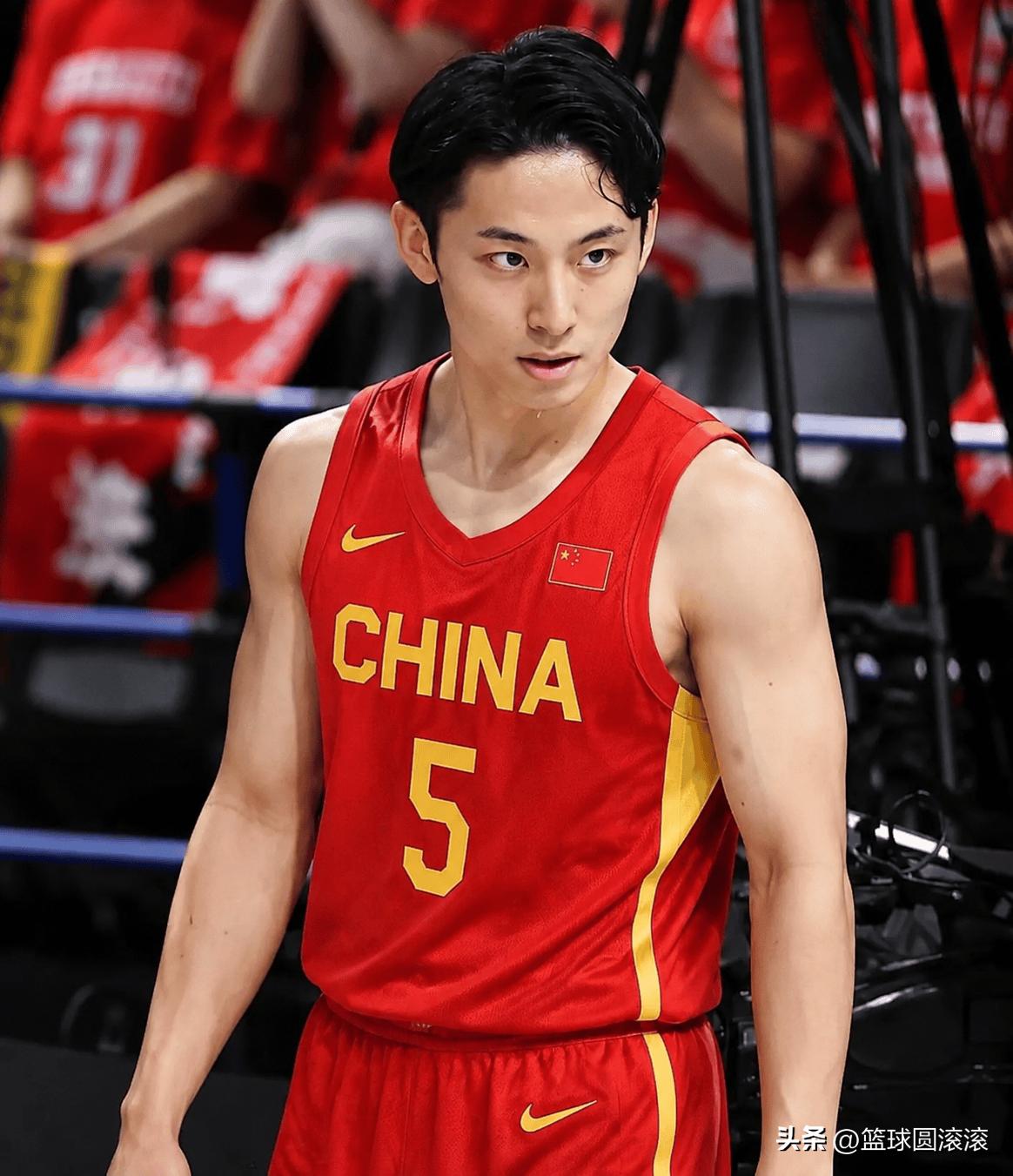 炸裂争议🔥别吹河村勇辉！就算规划成中国人，照样进不了男篮国家队
 
看着日本后