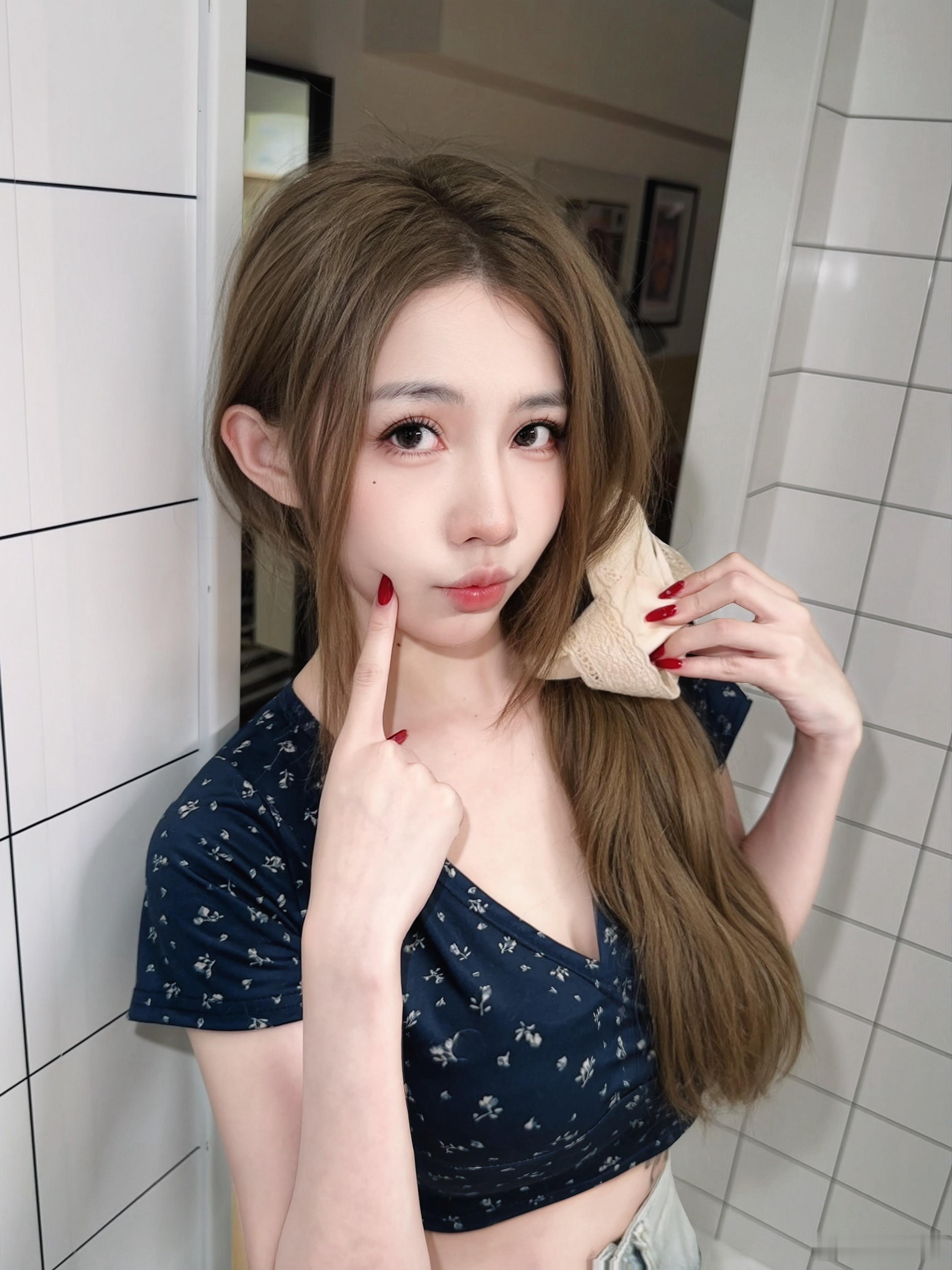 如果任何人都能在你生命中留下痕迹 那我曾经不顾一切留下点也只不过是轻微的划痕而已