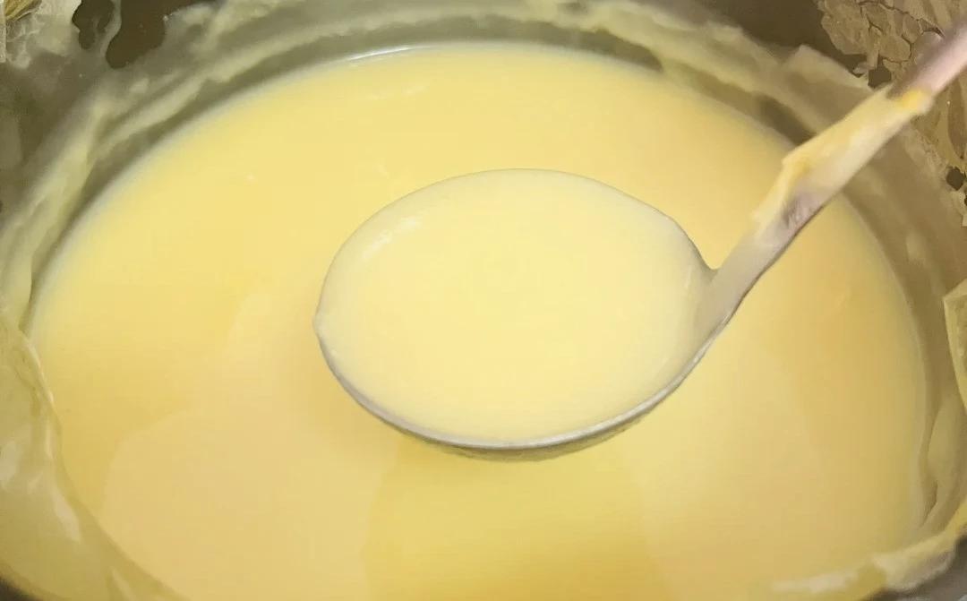 中年人的压力啊，像穿着湿衣服走路——脱不掉，还越来越沉。要我说，主要来自三个“夹