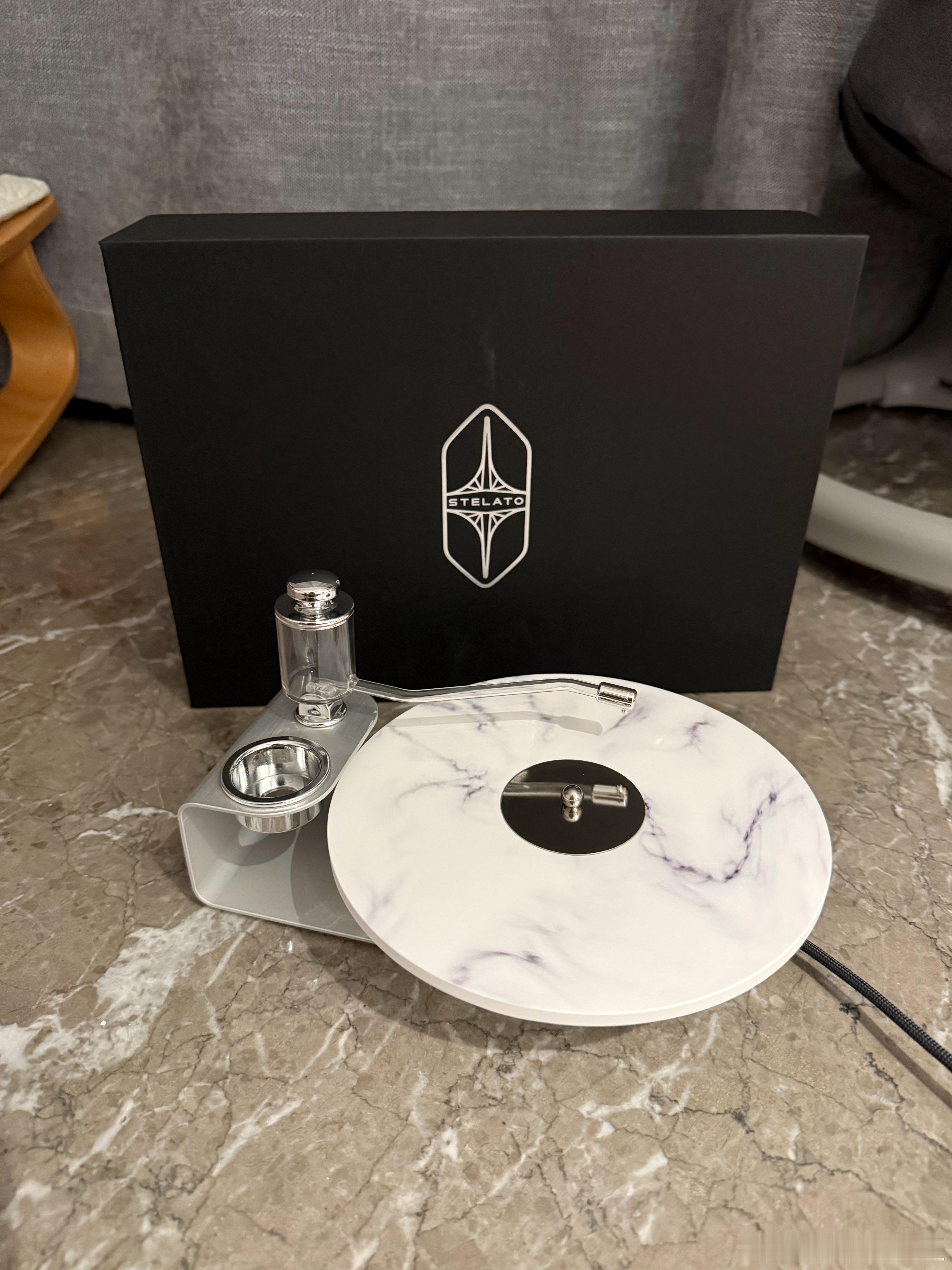 送大家一个蓝牙音箱 原厂的享界 原厂蓝牙音箱[馋嘴] ​  ​​​