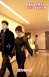 砸下5000万，只为换取与男友共同孕育的宝贝女儿。  于文红，这位年届55岁的女