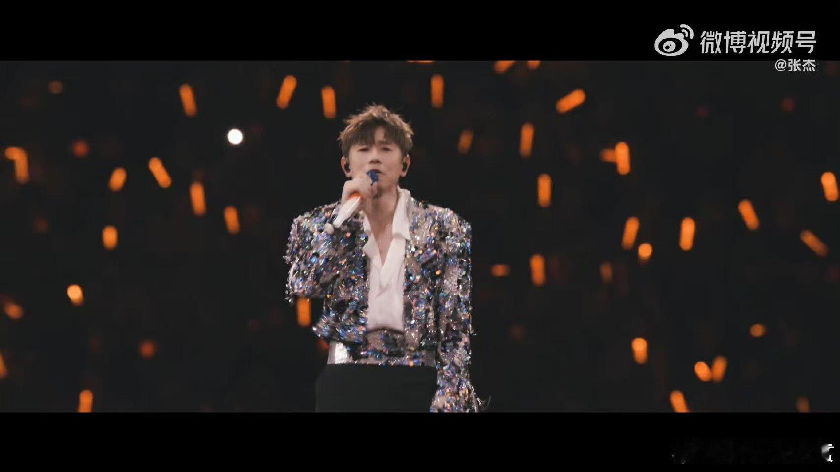 张杰斗转星移鸟巢见 张杰未LIVE巡回演唱会从经典重启到惊喜不断，张杰九场巡演，