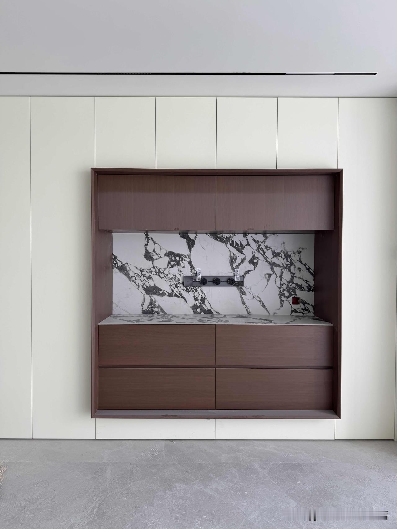 效果不错，就是刚装好的岩板要返工[捂脸]