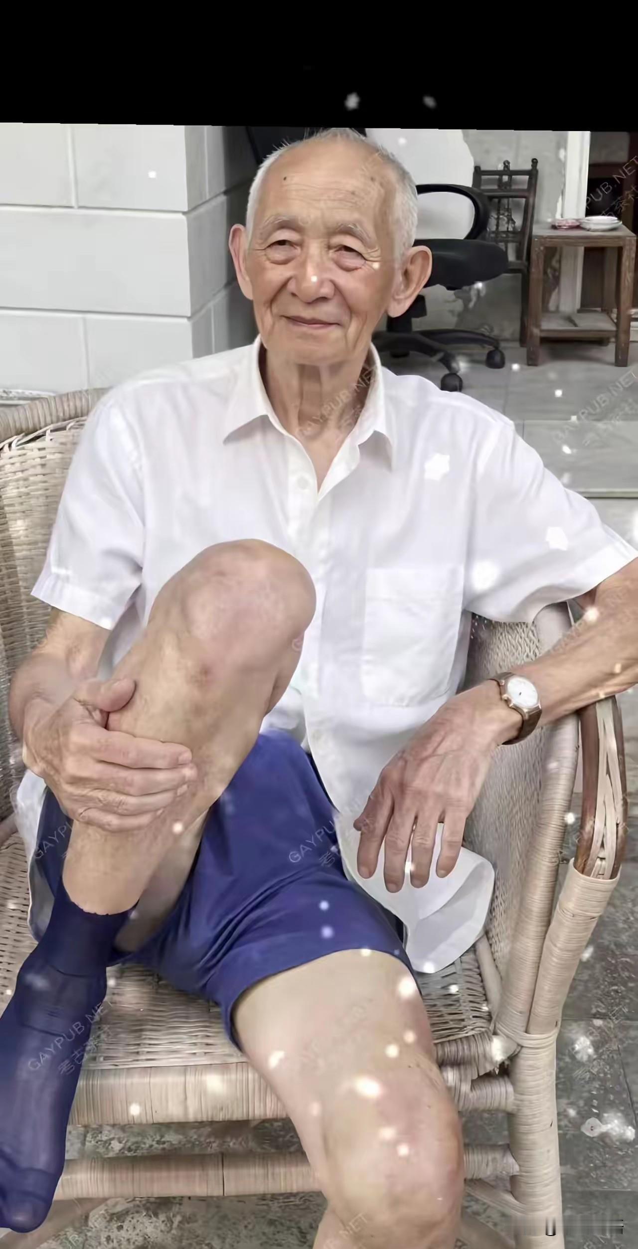 和同性谈网恋是怎样的体验那是让人心动而满怀希望的心情，是在快乐与失落中不断变化，