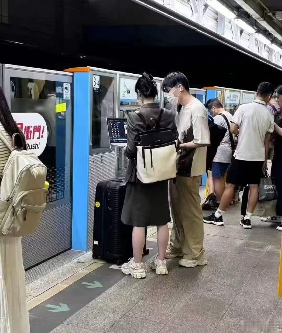 曝张雅琪已婚张雅琪结不结婚本来就是她的私事，她本身并非偶像艺人，从来没有刻意打造