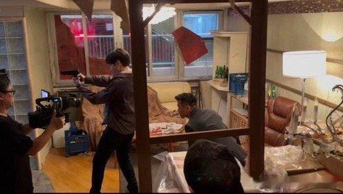 狠狠期待这个狩谎，真正的港式刑侦剧要回归了。从布景到拍摄都很纯正的港式警匪片的样