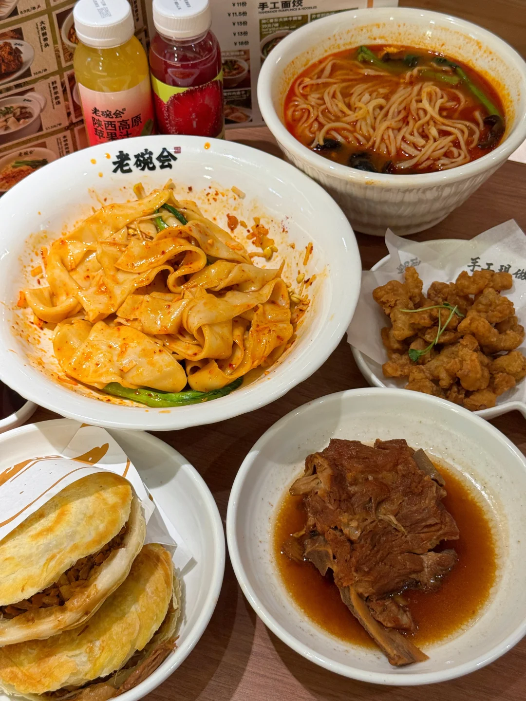 为了这口陕西碳水❗排队1小时也值了❗