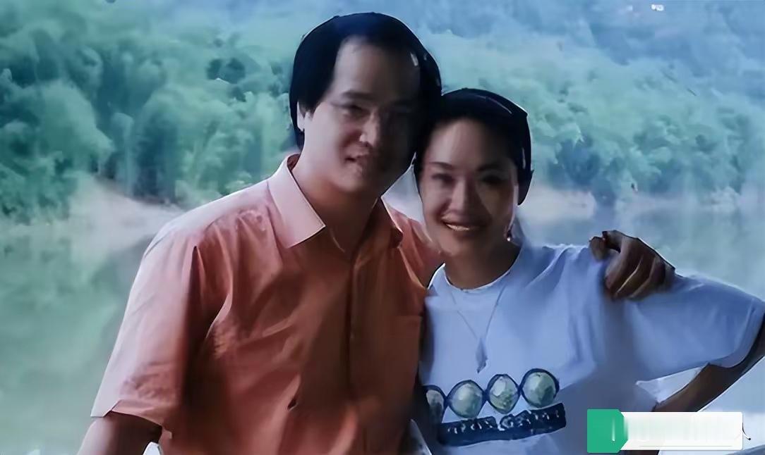 弟弟爱姐姐，这次于文华选对了！第二任丈夫李年虽然小7岁，但对于文华爱的如胶似漆…