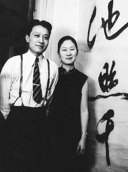 1932年，钱钟书追求燕大校花赵萝蕤，赵萝蕤根本没看上，而是喜欢当时一文不名的穷