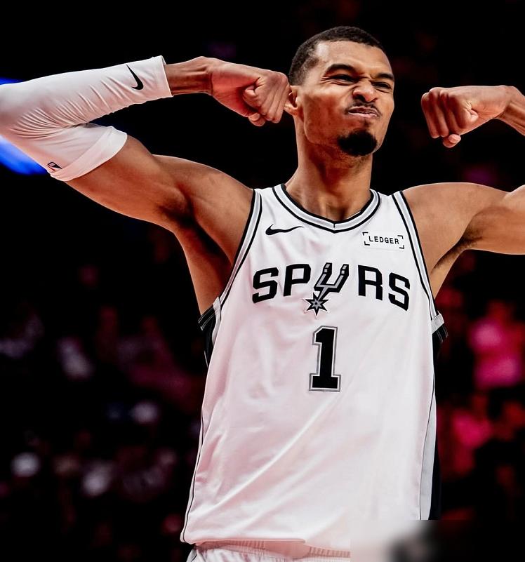 脑袋砸地，当场昏厥，联盟强制他休战，结果回来他只用3场半，就把开拓者全队防线给拆