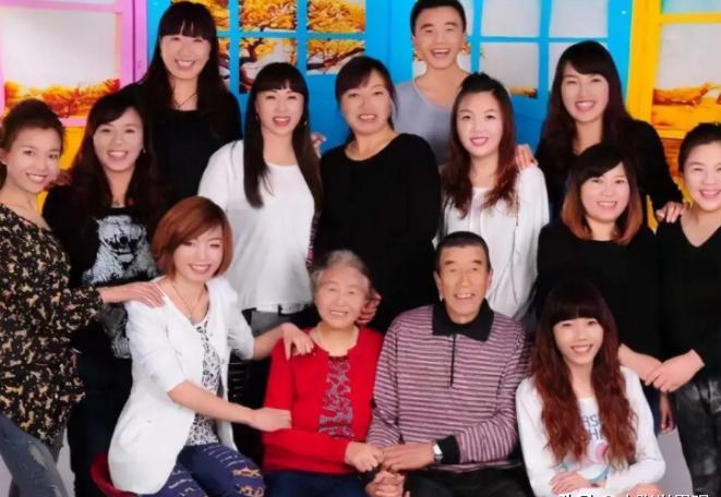 山西一对夫妻，生了11胎全是女儿，丈夫眼看妻子生不出儿子，无奈决定放弃，谁料，1