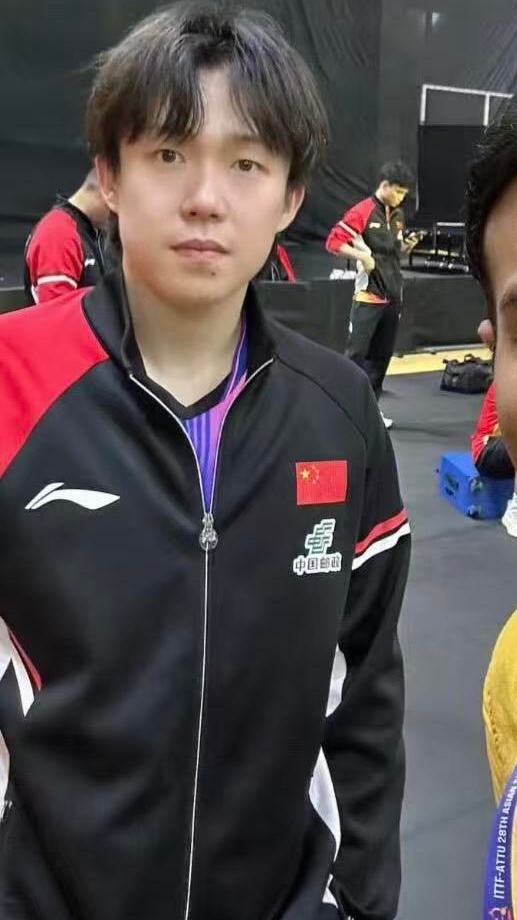 中分耶子 ​​​